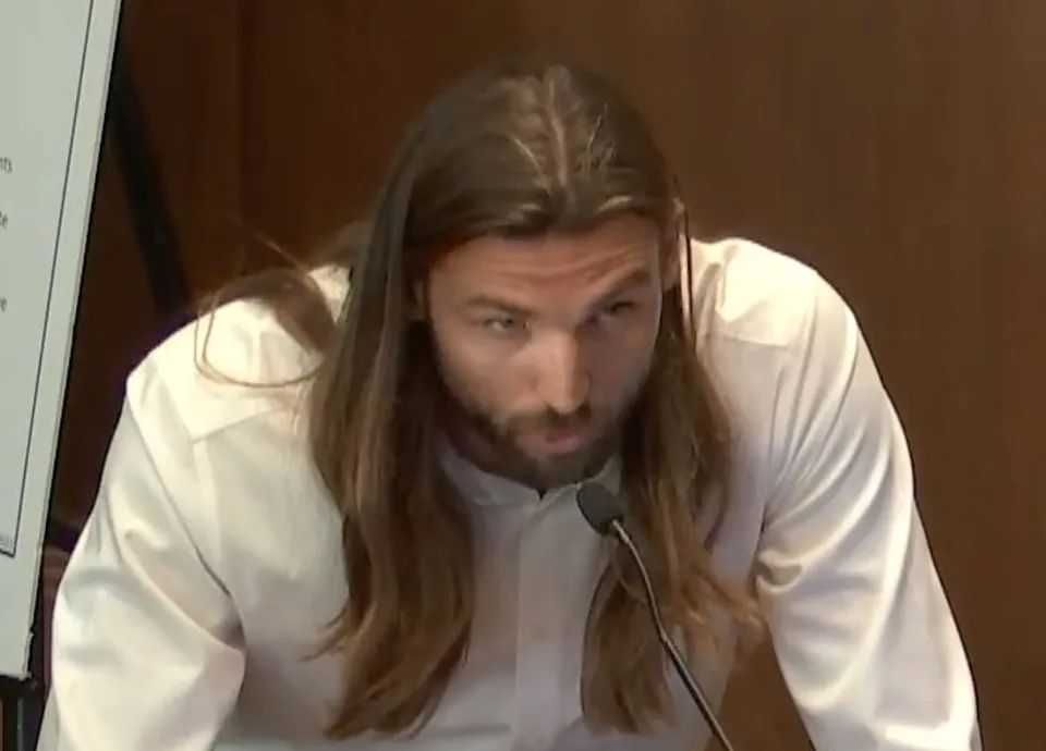 Dick Lucas speaking at a Santa Monica City Council meeting